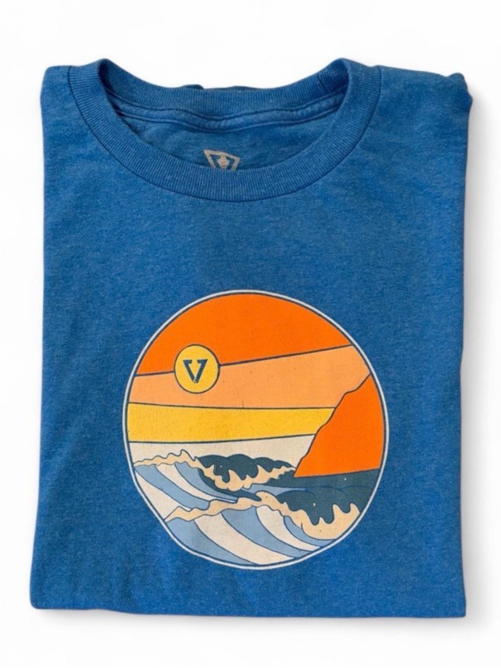 Vissla “Sunset Shadows” Youth XL blue graphic t-shirt